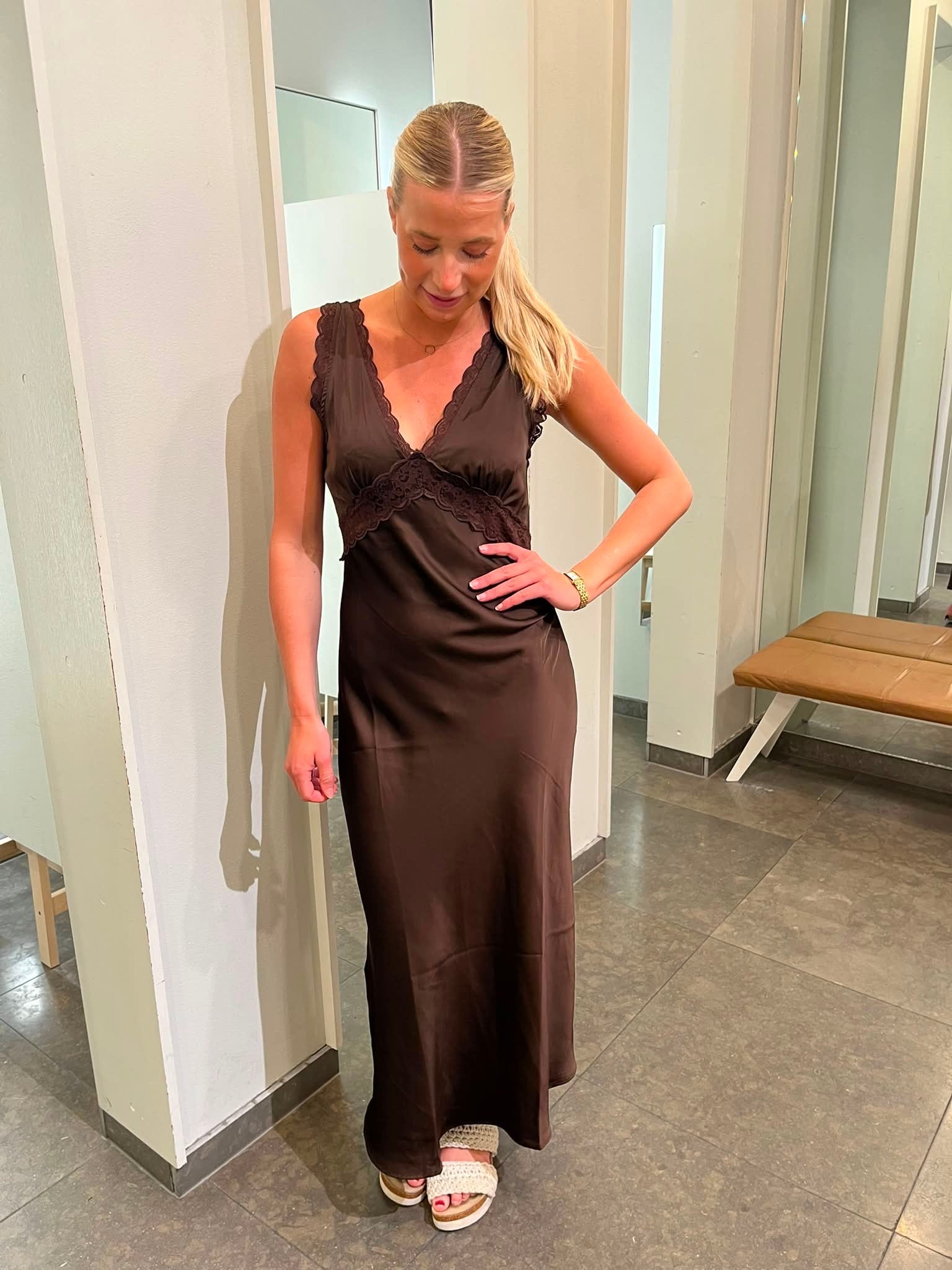 VIEMILY Midi Dress - Coffee Bean - VERO MODA & VILA Bergvik
